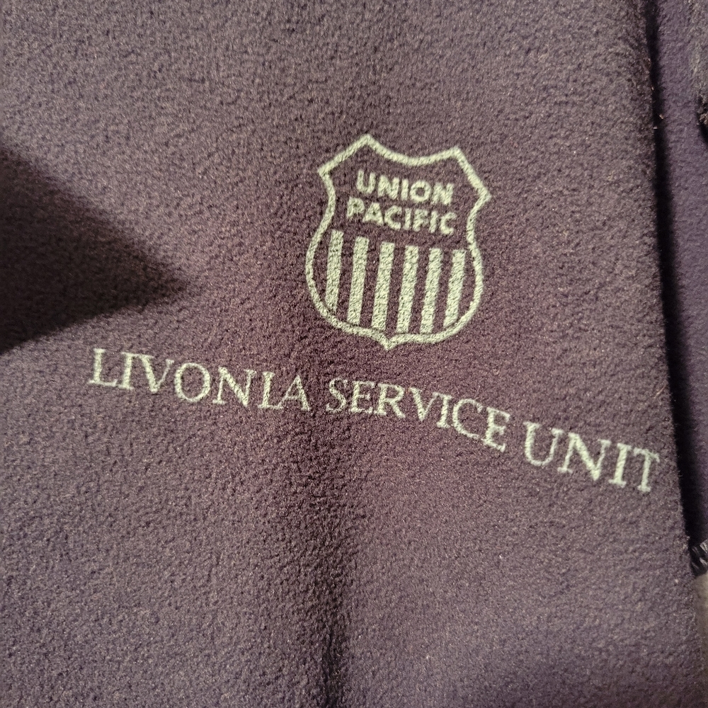 Fleece pullover - Picture 7 of 8